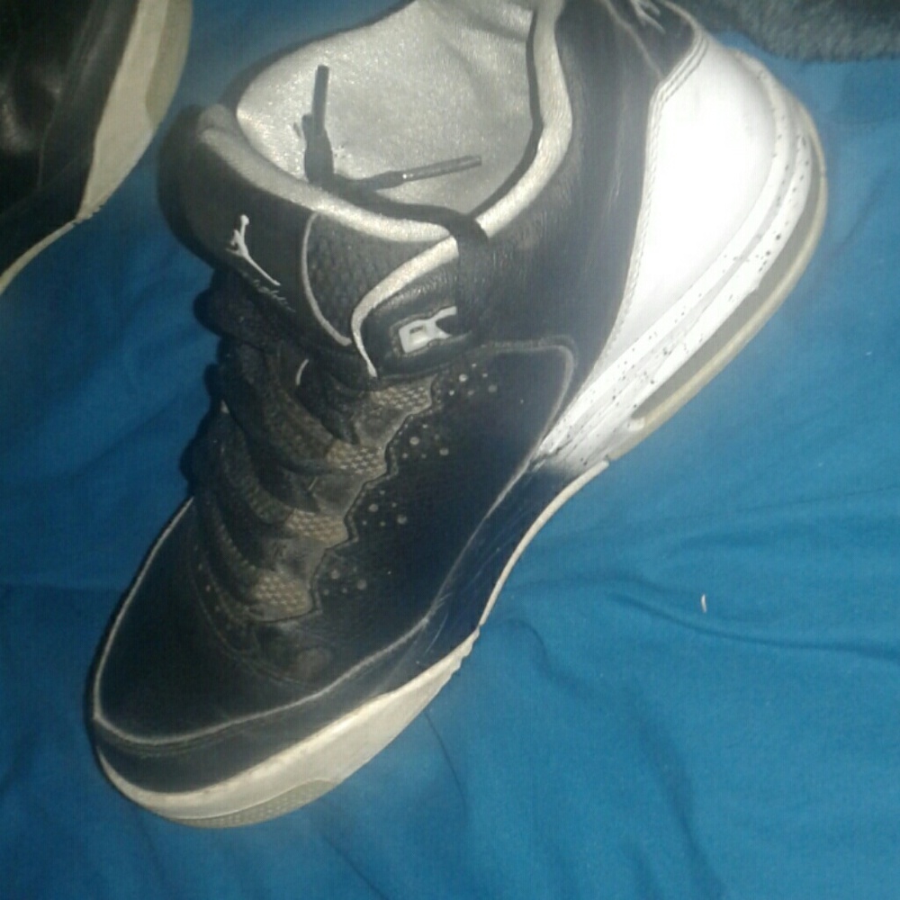 Shoes - Picture 2 of 2